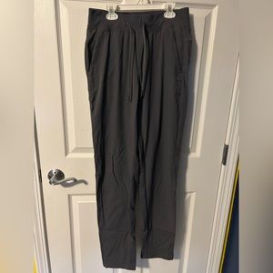 Lulu Pants Size Small Grey